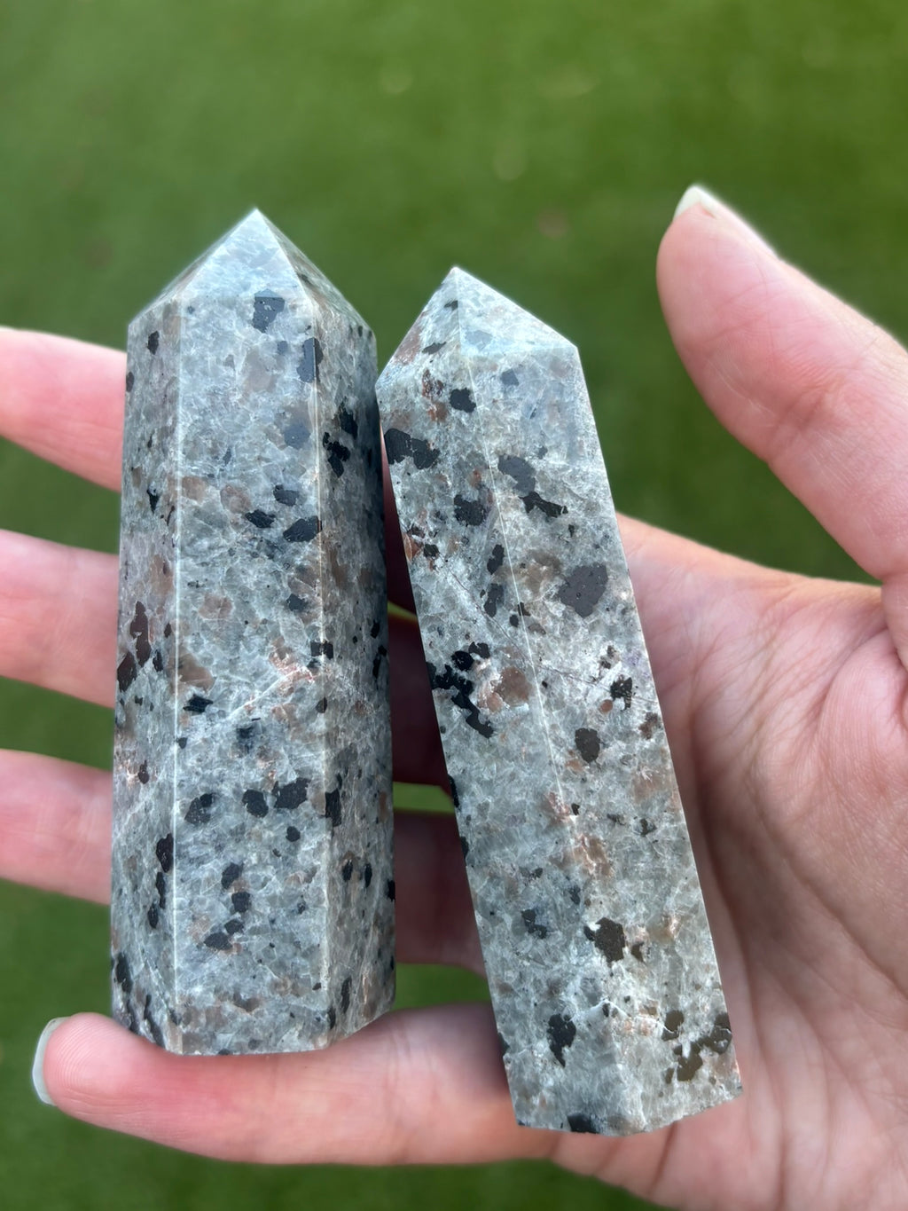 Yooperlite - Sodalite Syenite Polished Standing Tower