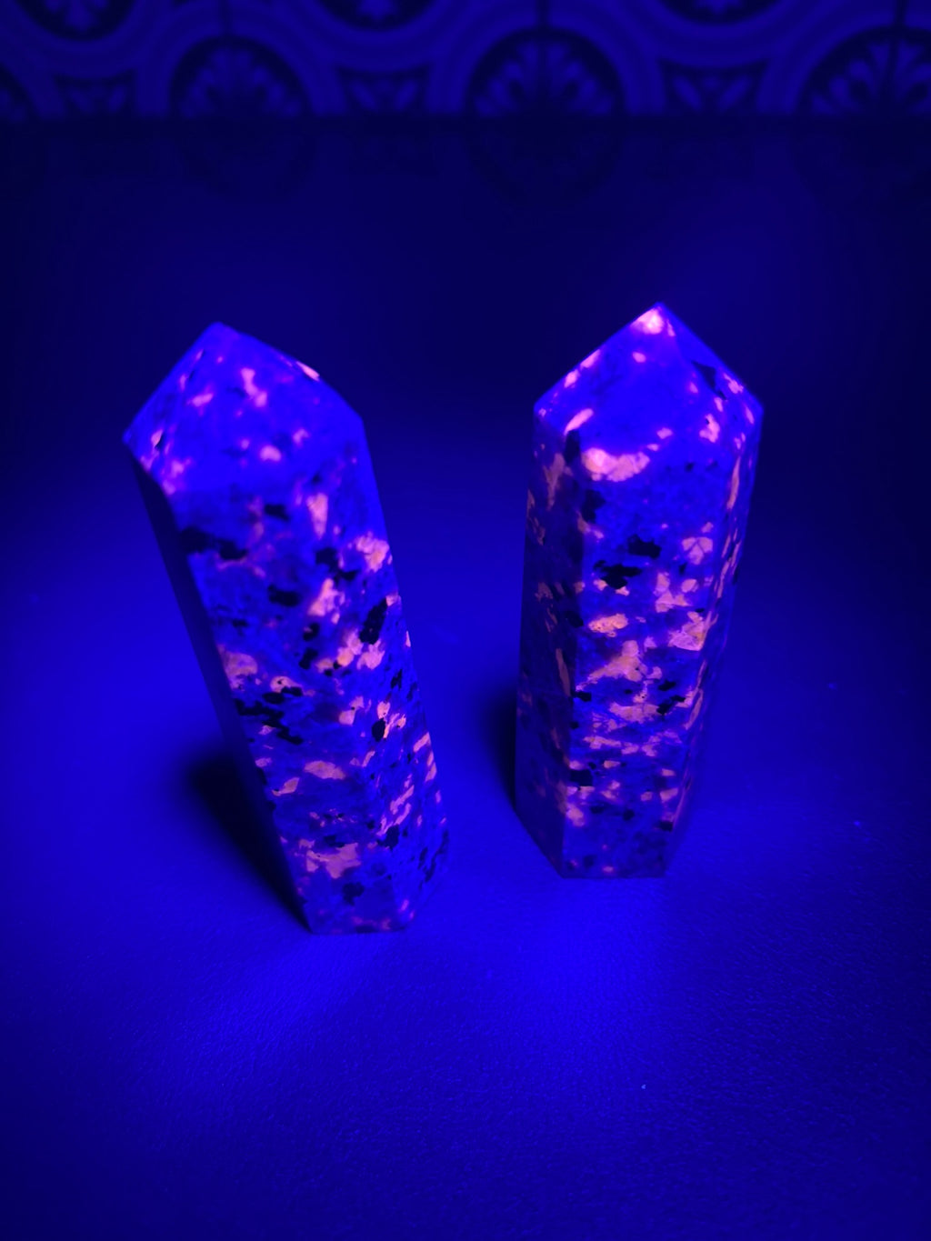 Yooperlite - Sodalite Syenite Polished Standing Tower