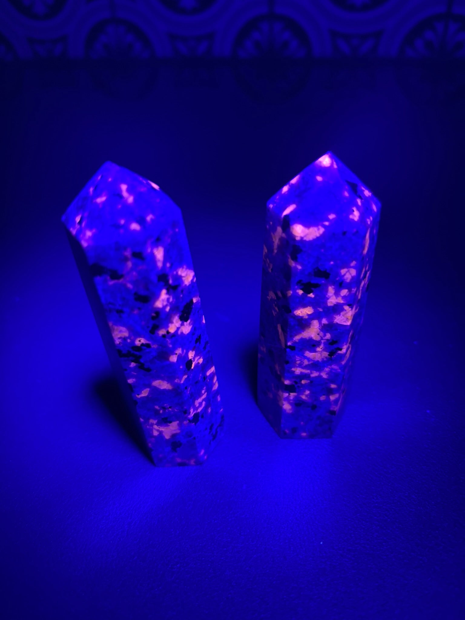 Yooperlite - Sodalite Syenite Polished Standing Tower