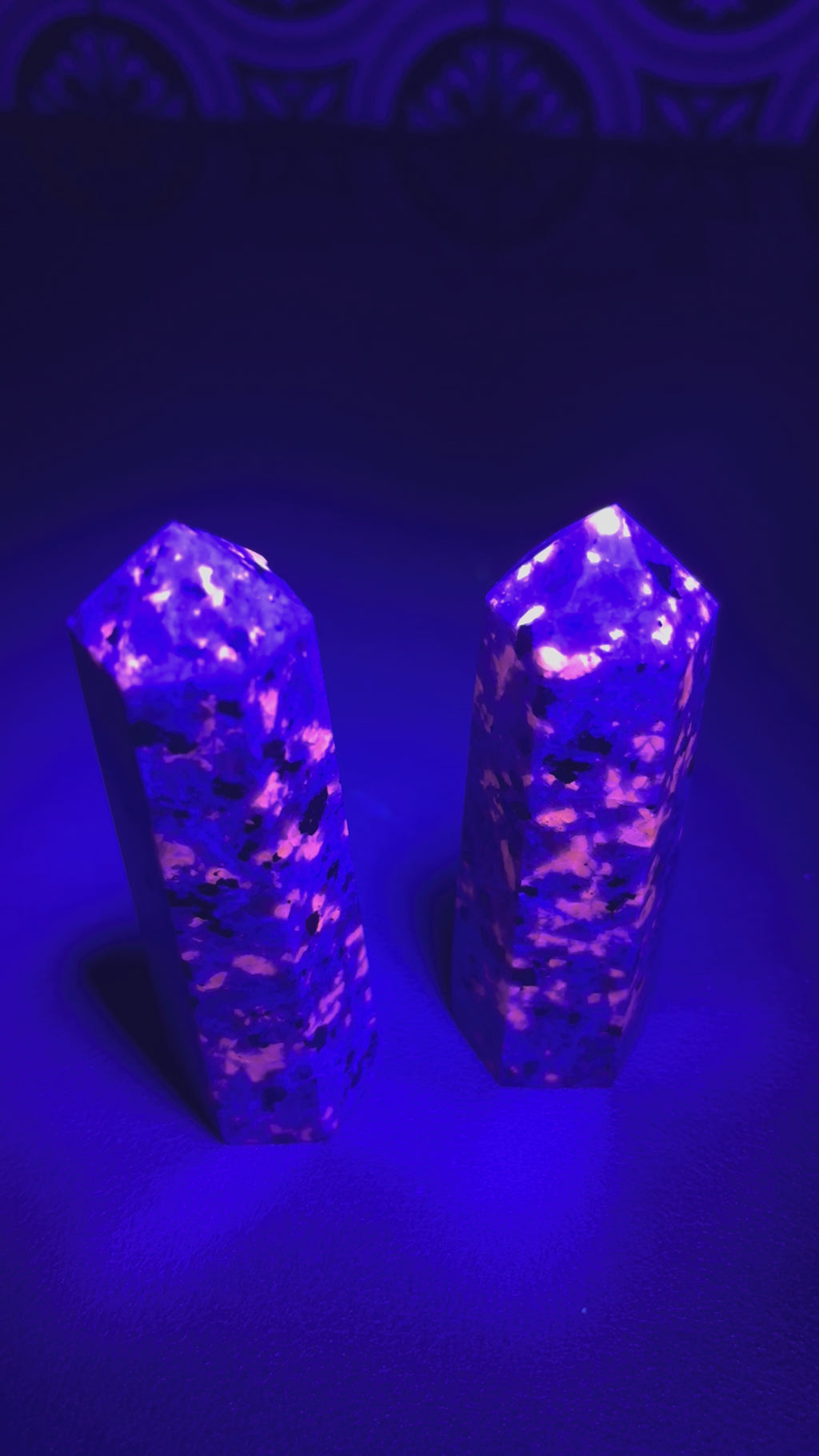 Yooperlite - Sodalite Syenite Polished Standing Tower