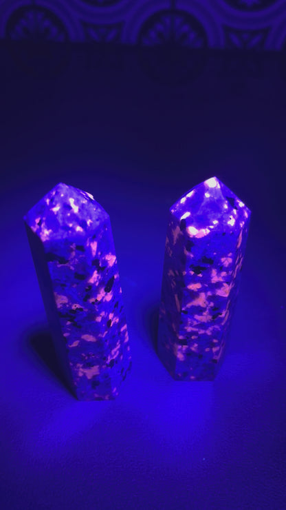 Yooperlite - Sodalite Syenite Polished Standing Tower